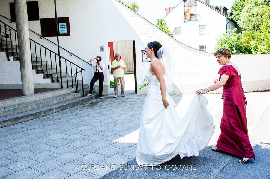 Hochzeits-Fotografie Muenchen, Ankunft der Braut