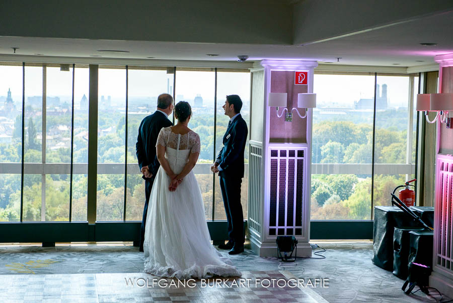 Fotograf München Hochzeit, Braut mit Brautvater