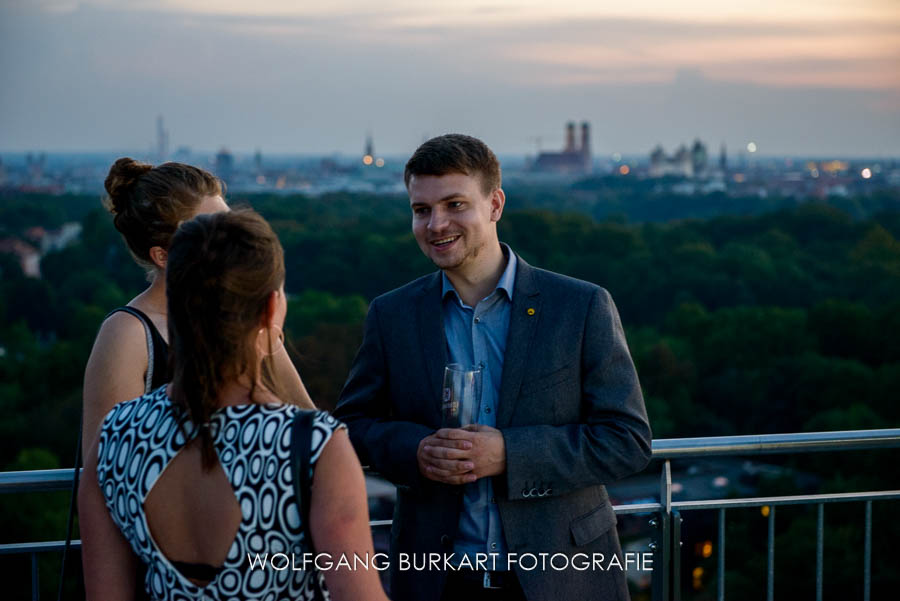 Hochzeits-Foto-Reportage München, auf der Dachterrasse Hilton Hotel