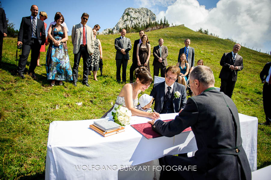 Hochzeit Fotograf Chiemsee, standesamtliche Trauung in den Bergen