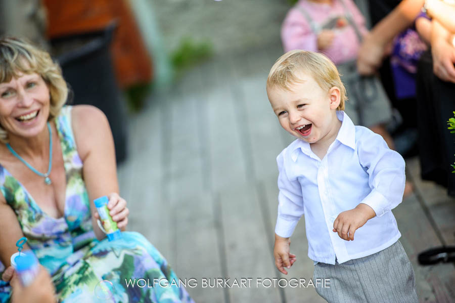 Hochzeit Fotograf Chiemgau, Kind auf einer Hochzeit