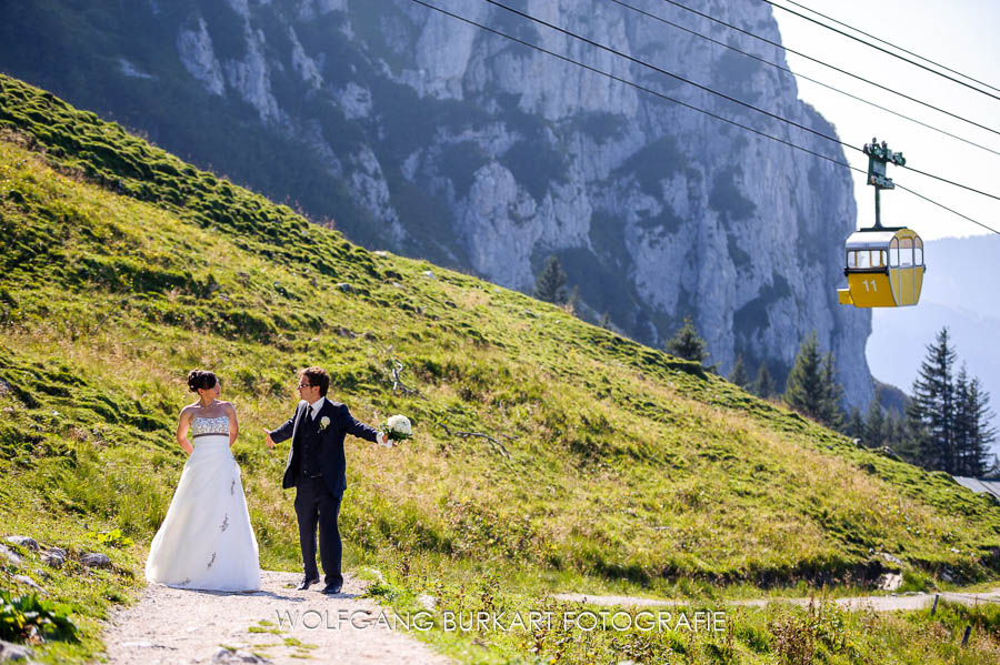 Hochzeit Fotograf Chiemgau, Brautpaarbild bei der Kampenwandbahn