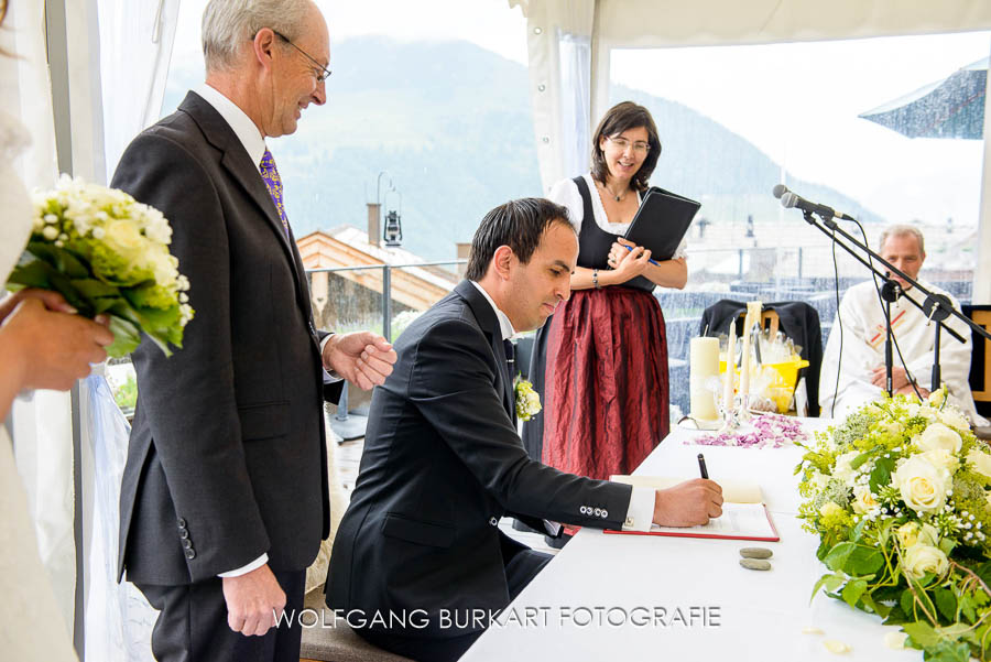 Hochzeitsfotograf aus München in Kitzbühel, Unterschrift des Bräutigams