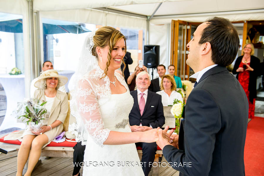 Hochzeitsfotograf aus München in Kitzbühel, Brautpaar beim Ja-Wort