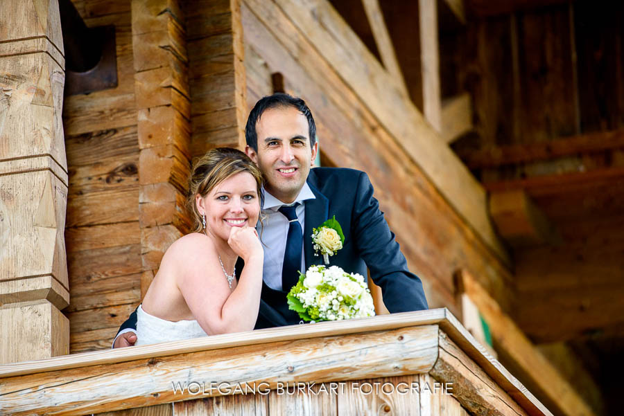 Hochzeit Fotograf Kitzbühel, Brautpaarfoto in Tirol