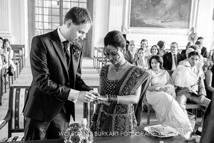 Hochzeitsfotograf München, Ringtausch bei der Trauung