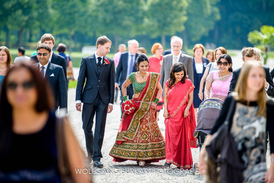 Hochzeitsfotograf aus München, Hochzeitsgesellschaft im Schlosspark