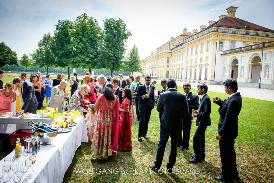 Hochzeits-Fotograf Bayern, Sektempfang im Schloßpark