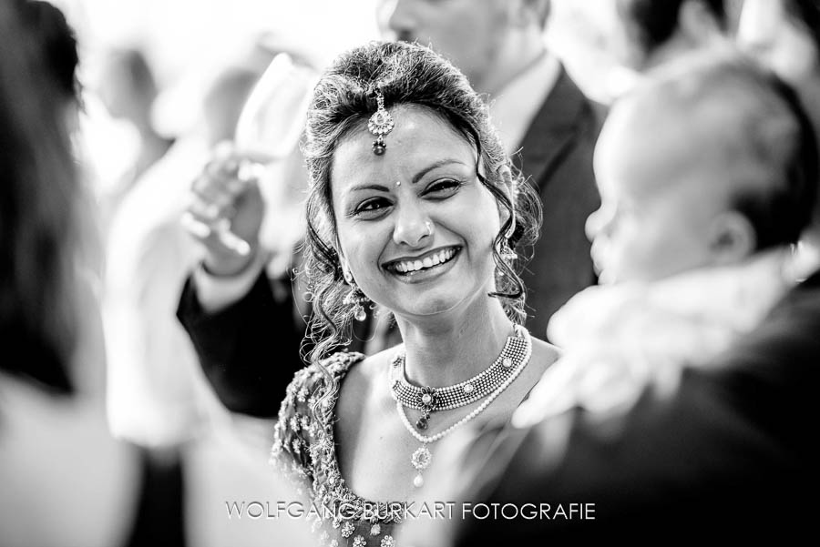 Hochzeitsfotograf München, Braut auf dem Empfang