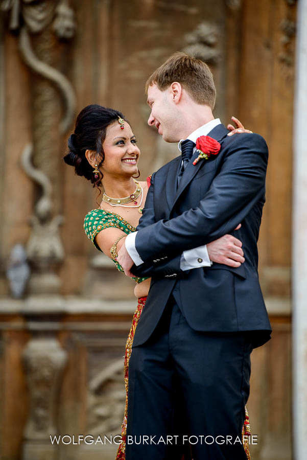 Hochzeitsfotograf München, Brautpaar-Fotografie im Schlossgarten Schleissheim