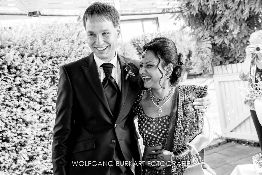Hochzeit Fotograf München, lachendes Brautpaar