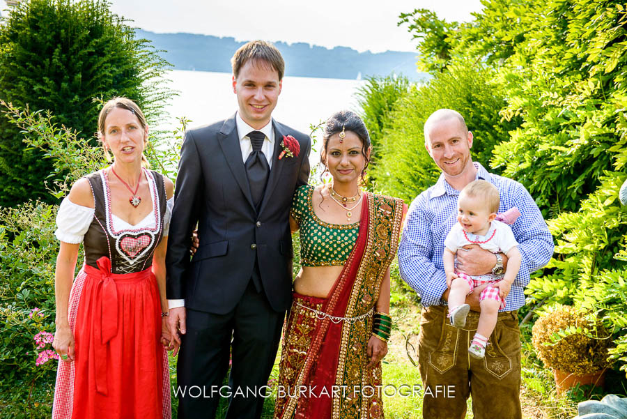 Hochzeit Fotograf Starnberg, Gruppenfoto Brautpaar mit Gästen