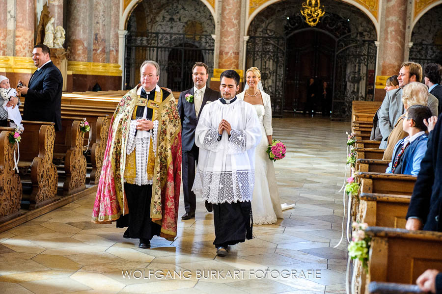 Hochzeitsfotografie Fürstenfeldbruck, Einzug des Brautpaars