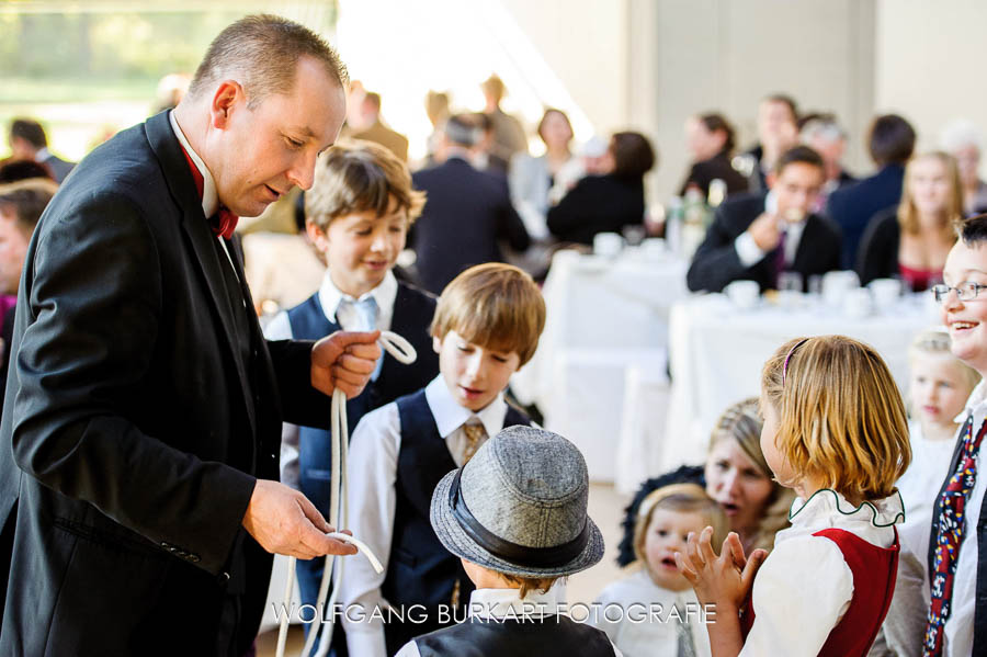 Hochzeitfotograf Foto-Reportage Fürstenfeldbruck, Zauberer mit Kindern