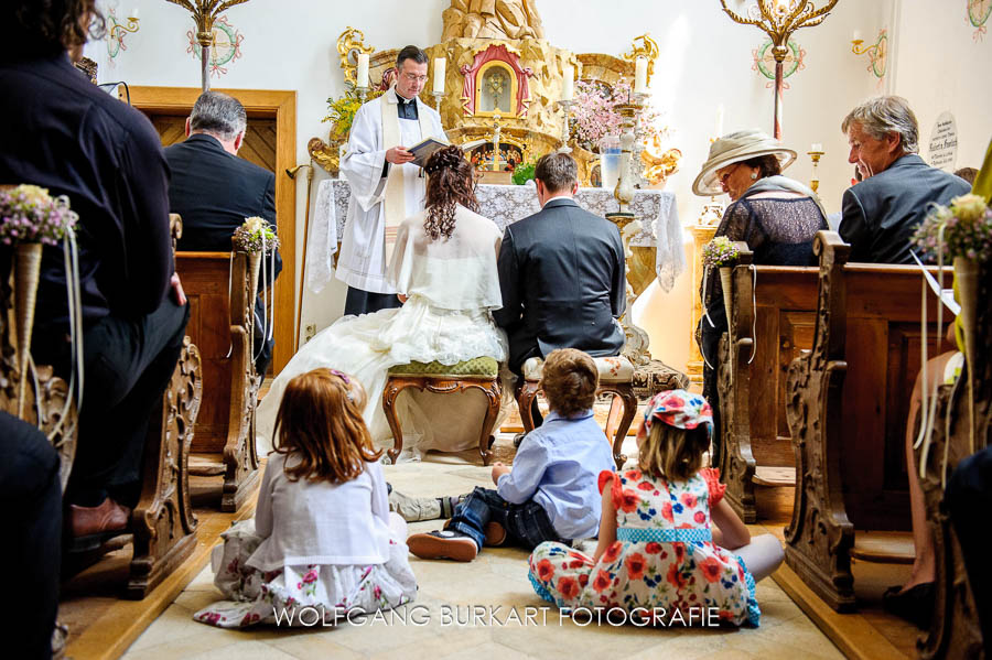 Hochzeit Fotograf Erding bei München, Kinder bei kirchlicher Trauung