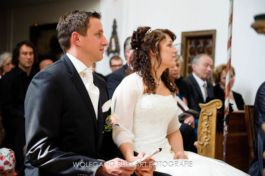 Hochzeit Fotograf Erding bei München, Brautpaar bei Trauung
