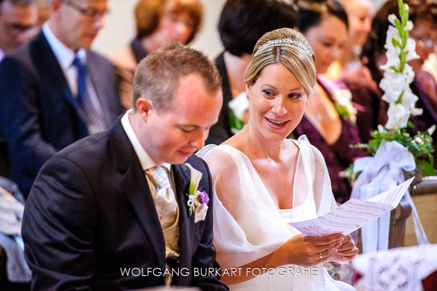 Hochzeit Foto-Reportage München Pasing, Brautpaar in der Kirche