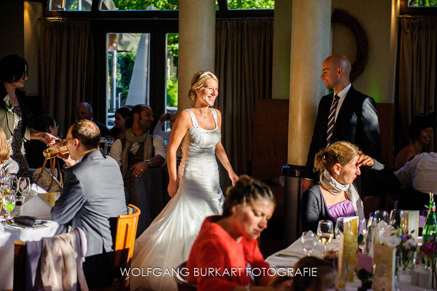 Hochzeitsfotograf München, Braut im Festsaal des Seehaus