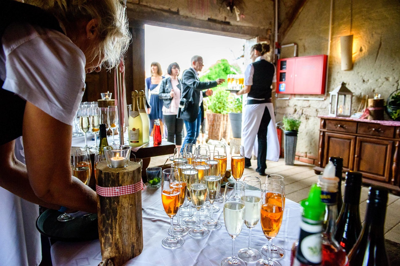 Hochzeitsfotograf München, Sektbuffet beim Empfang