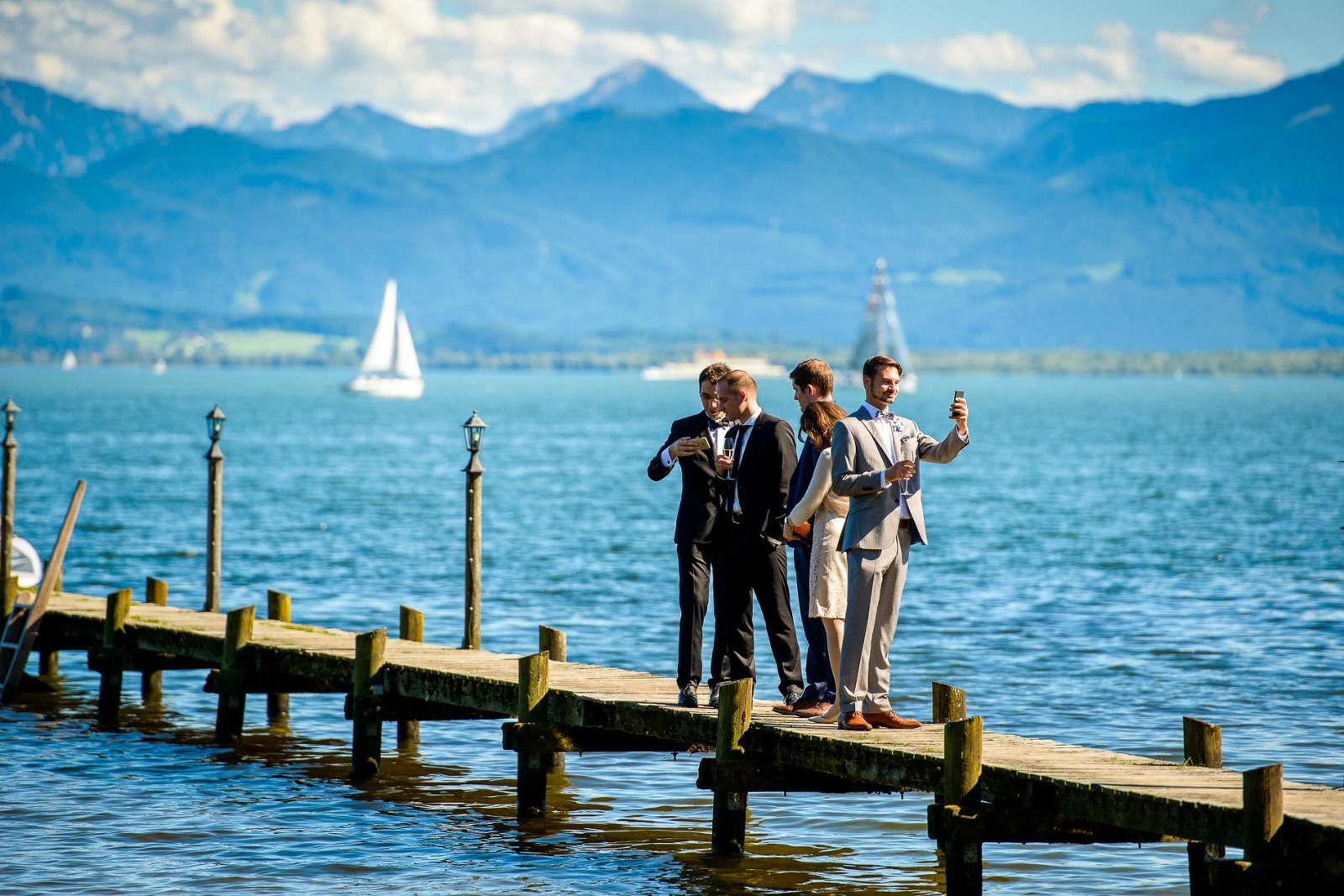 Fotograf Chiemgau Hochzeit, auf dem Steg am Chiemsee