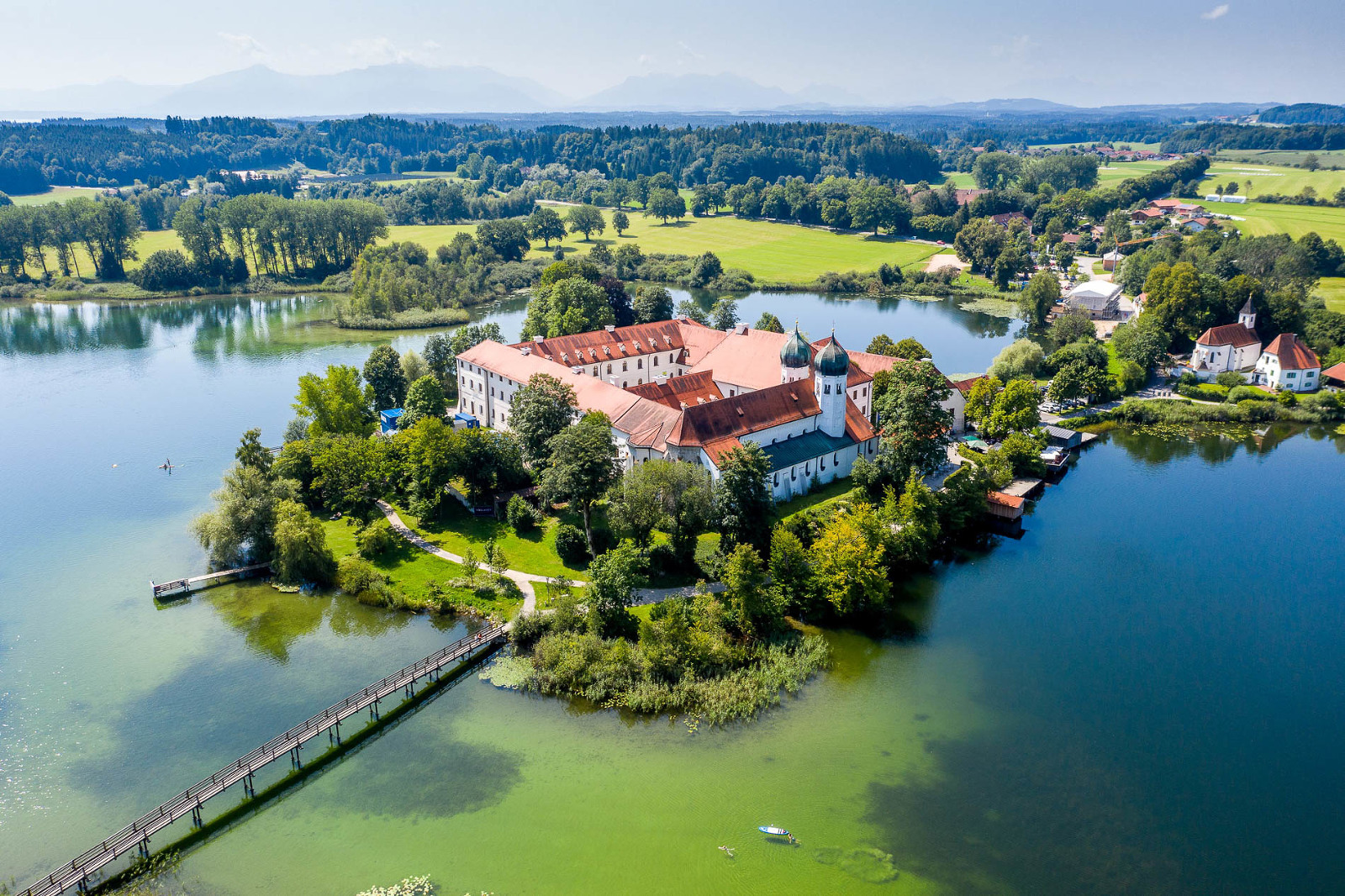 Drohnenfoto der Hochzeits-Location Kloster Seeon